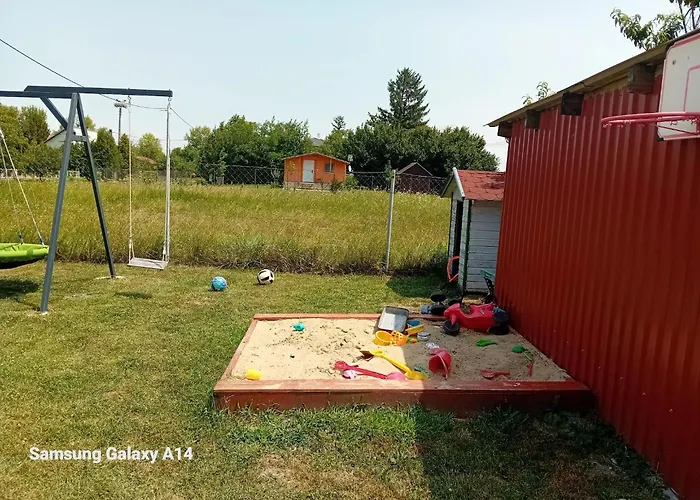 Koetel Utcai Vendeghaz Holiday home *